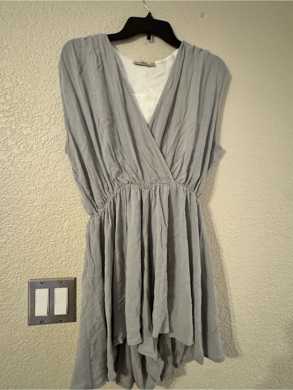 Zenana Outfitters Light Gray V-Neck Sleeveless Romper and White Crop Top